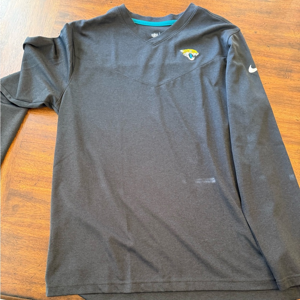 Jaguars v neck athletic shirt